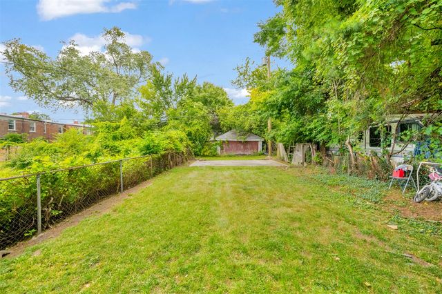 2270 Parker Street, Detroit, MI 48214