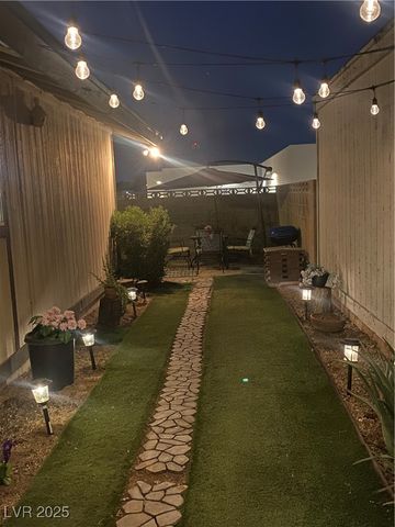 2031 San Simeon Street, Las Vegas, NV 89108