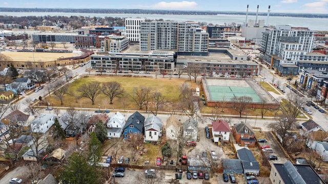 824 E Dayton Street, Madison, WI 53703