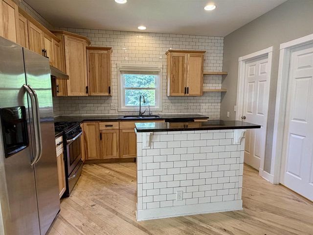 824 E Dayton Street, Madison, WI 53703