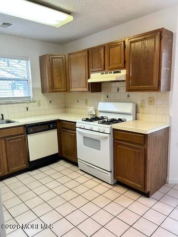 23 Sequoia Court, Barnegat, NJ 08005