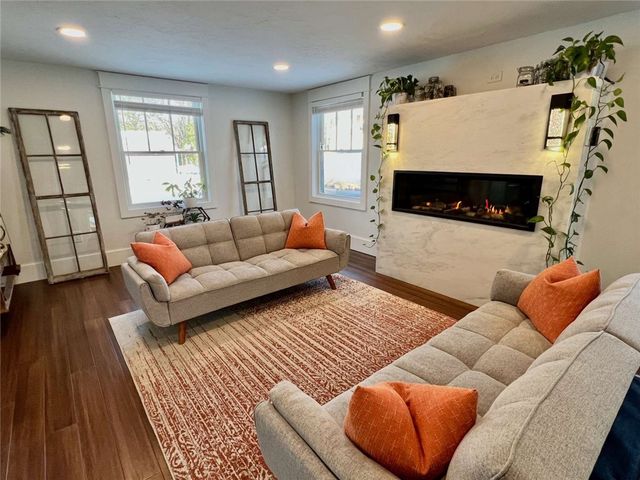54 Isabelle Drive, Narragansett, RI 02882