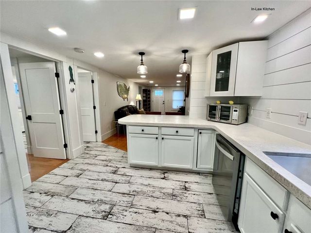 54 Isabelle Drive, Narragansett, RI 02882