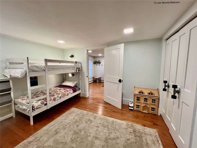 54 Isabelle Drive, Narragansett, RI 02882
