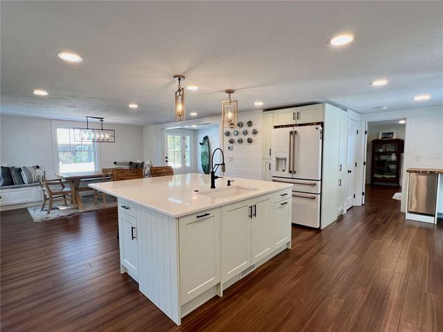 54 Isabelle Drive, Narragansett, RI 02882
