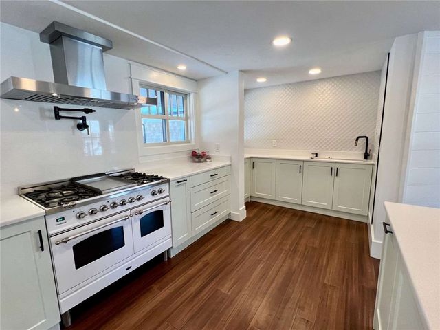 54 Isabelle Drive, Narragansett, RI 02882
