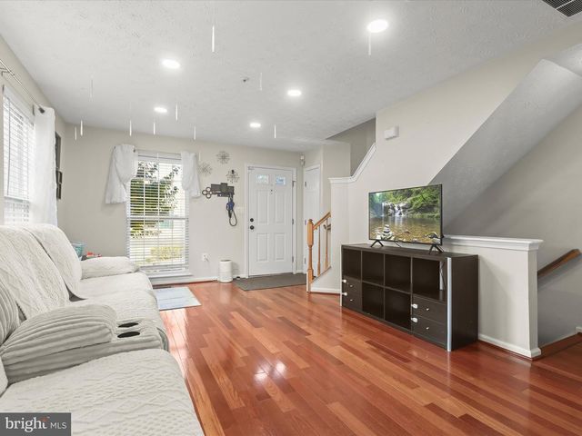 8212 SPADDERDOCK WAY, Laurel, MD 20724