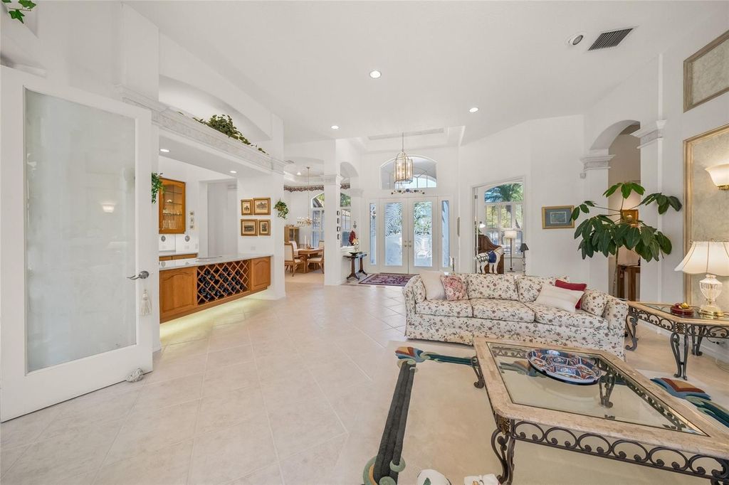 Image 15 of property listing at 2799 DICK WILSON DRIVE, Sarasota, FL 34240
