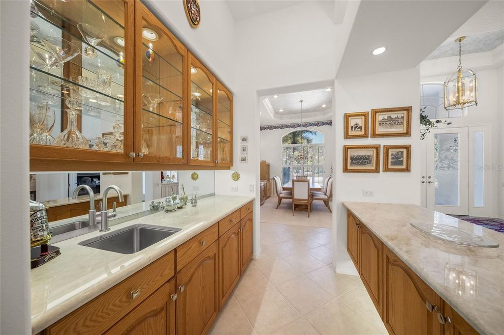 Image 16 of property listing at 2799 DICK WILSON DRIVE, Sarasota, FL 34240