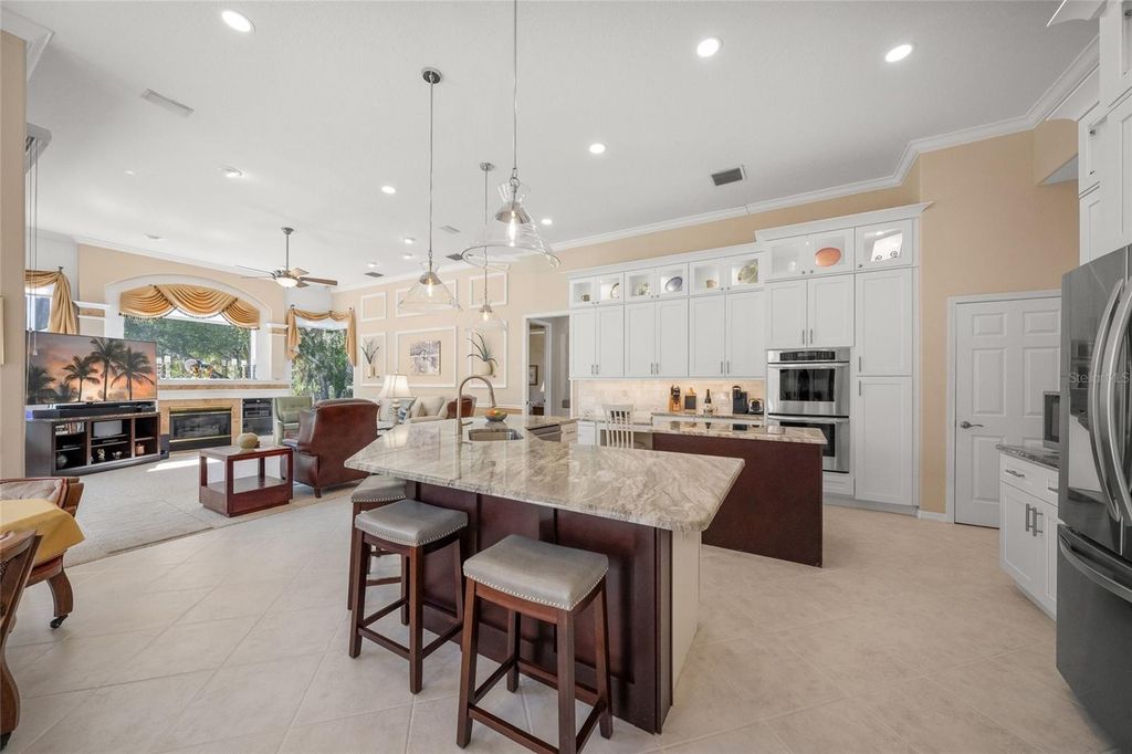 Image 19 of property listing at 2799 DICK WILSON DRIVE, Sarasota, FL 34240