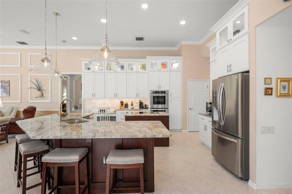 Image 20 of property listing at 2799 DICK WILSON DRIVE, Sarasota, FL 34240