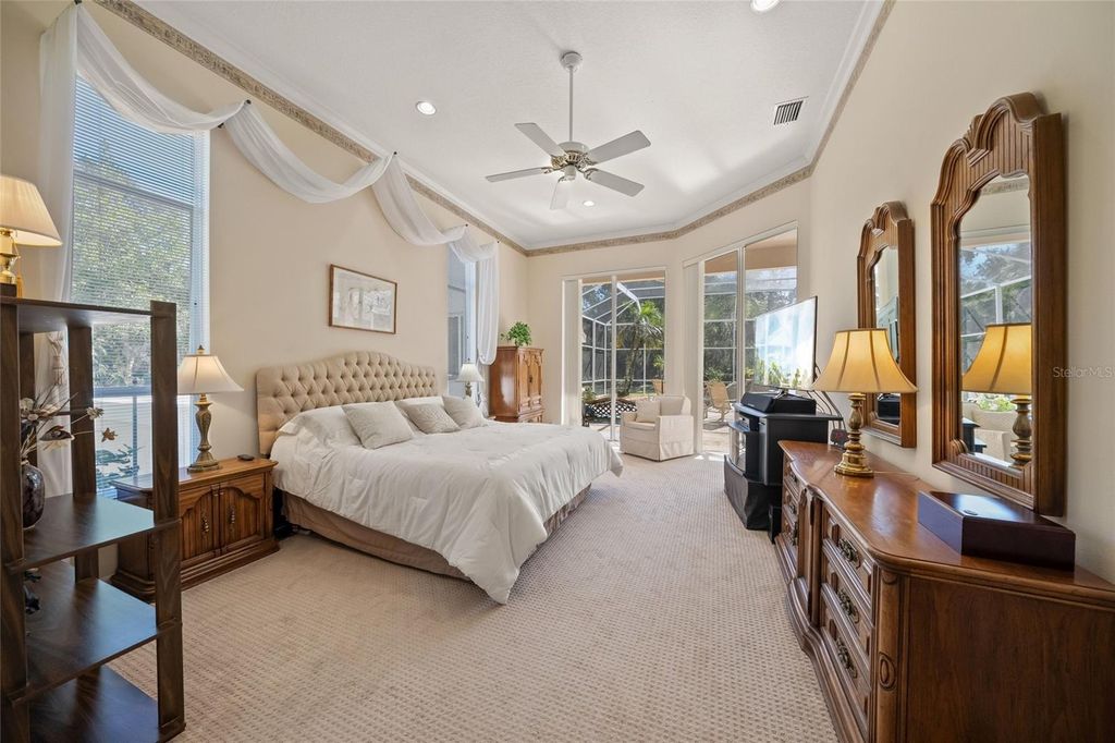 Image 24 of property listing at 2799 DICK WILSON DRIVE, Sarasota, FL 34240