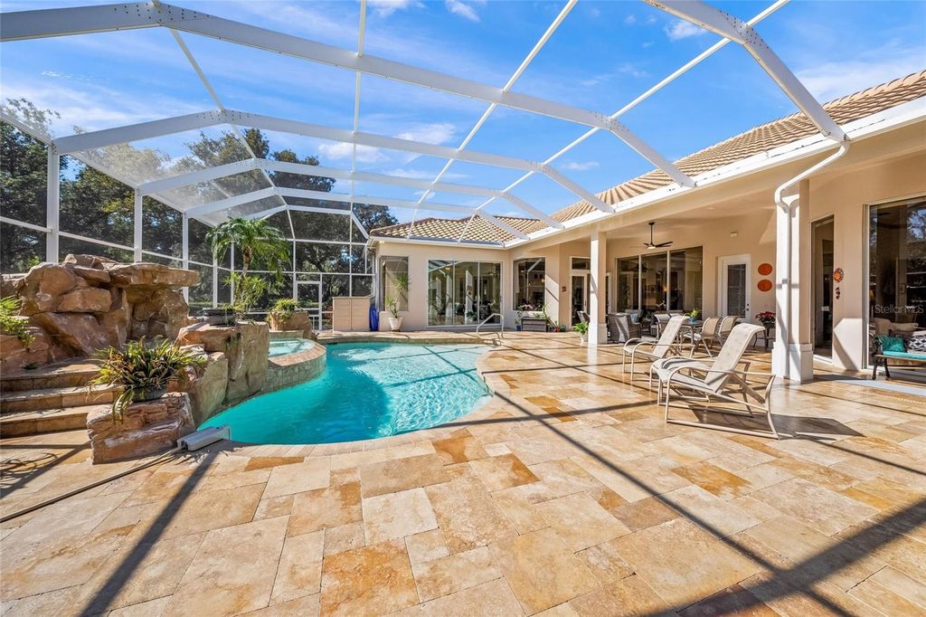 Image 40 of property listing at 2799 DICK WILSON DRIVE, Sarasota, FL 34240