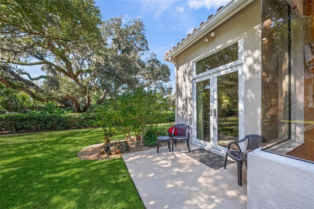 Image 44 of property listing at 2799 DICK WILSON DRIVE, Sarasota, FL 34240