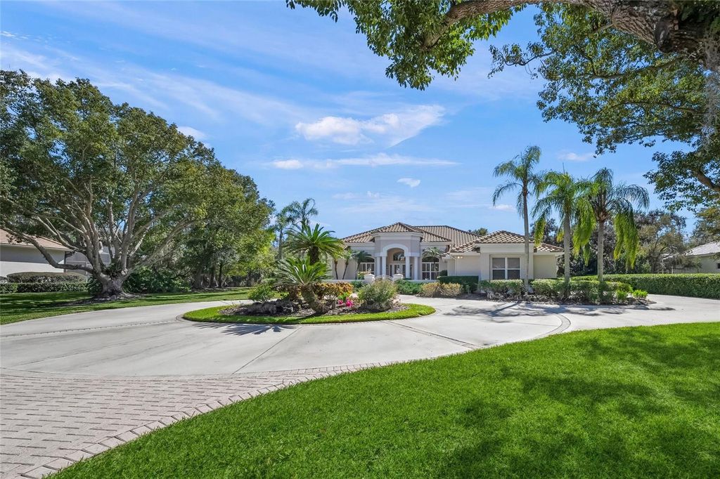Image 7 of property listing at 2799 DICK WILSON DRIVE, Sarasota, FL 34240
