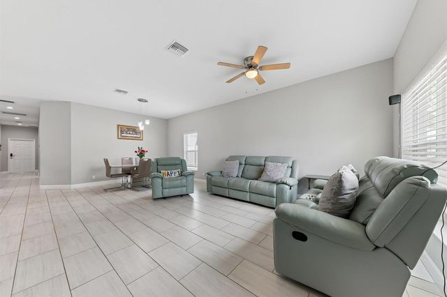 525 NW 12th Avenue, Boynton Beach, FL 33435