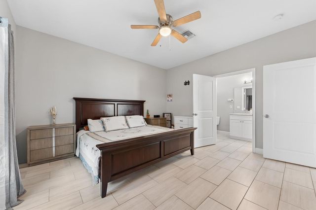 525 NW 12th Avenue, Boynton Beach, FL 33435