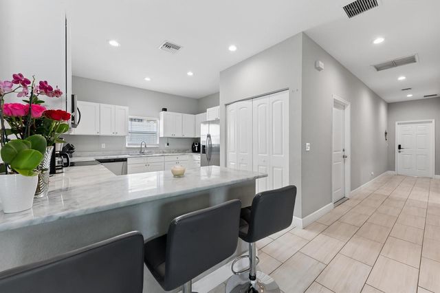 525 NW 12th Avenue, Boynton Beach, FL 33435