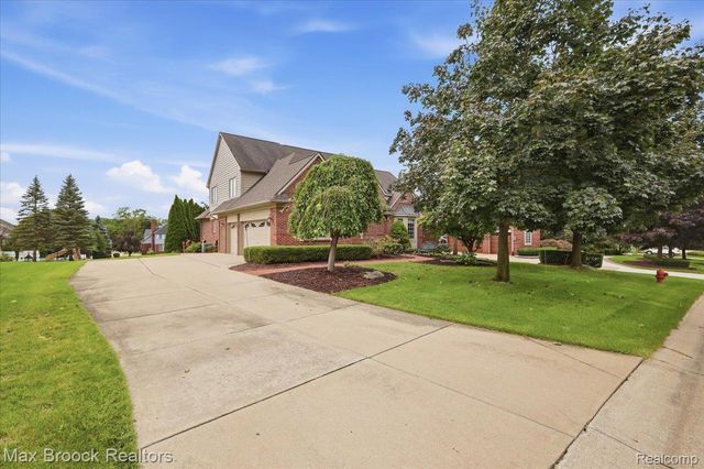 1731 Rico Road, Commerce Charter Township, MI 48382
