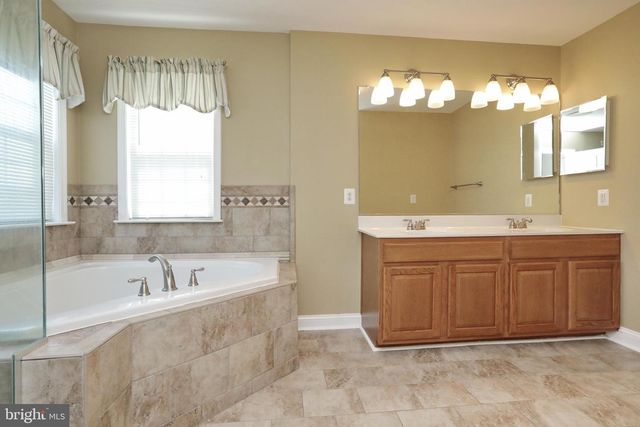 1028 LLANO DR, La Plata, MD 20646