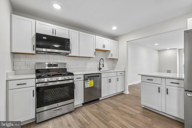 7403 HOUNDSBURY CT, Alexandria, VA 22315