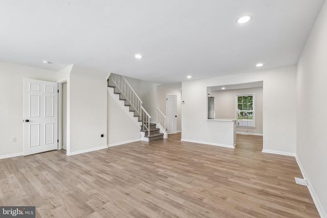 7403 HOUNDSBURY CT, Alexandria, VA 22315