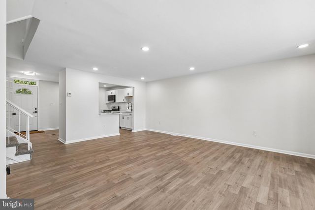 7403 HOUNDSBURY CT, Alexandria, VA 22315