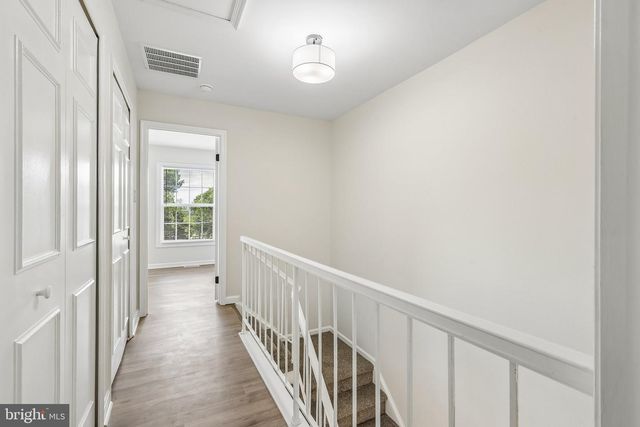 7403 HOUNDSBURY CT, Alexandria, VA 22315