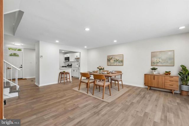 7403 HOUNDSBURY CT, Alexandria, VA 22315