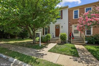 7403 HOUNDSBURY CT, Alexandria, VA 22315