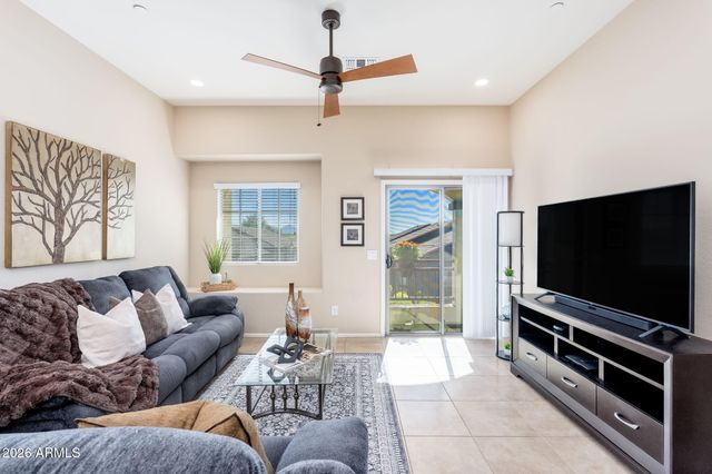 2725 E MINE CREEK Road 2192, Phoenix, AZ 85024
