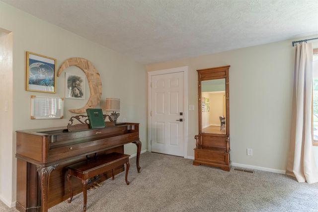 608 Genevieve Avenue, Jasper, IN 47546