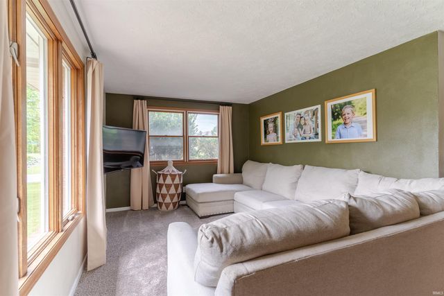 608 Genevieve Avenue, Jasper, IN 47546
