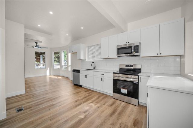 922 S SHERMAN St, Spokane, WA 99202