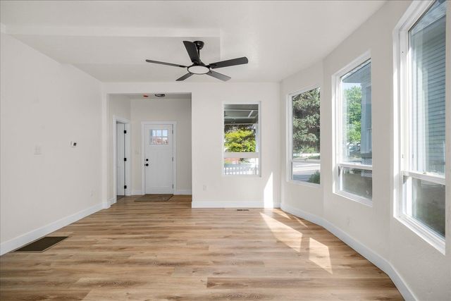 922 S SHERMAN St, Spokane, WA 99202