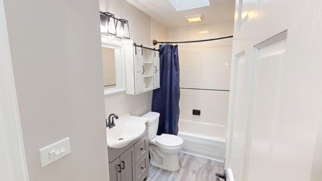 304 Jackson Street, Bartlett, IL 60103