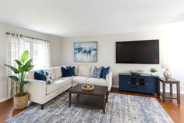 304 Jackson Street, Bartlett, IL 60103