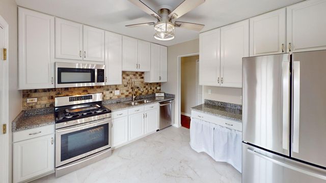 304 Jackson Street, Bartlett, IL 60103