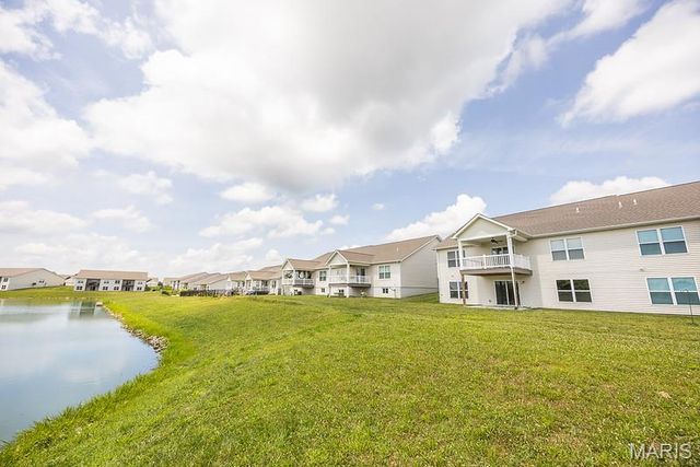 808 Applewood Creek Drive, Fairview Heights, IL 62208