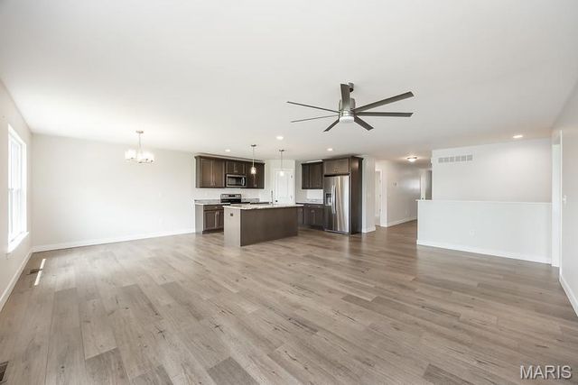 808 Applewood Creek Drive, Fairview Heights, IL 62208