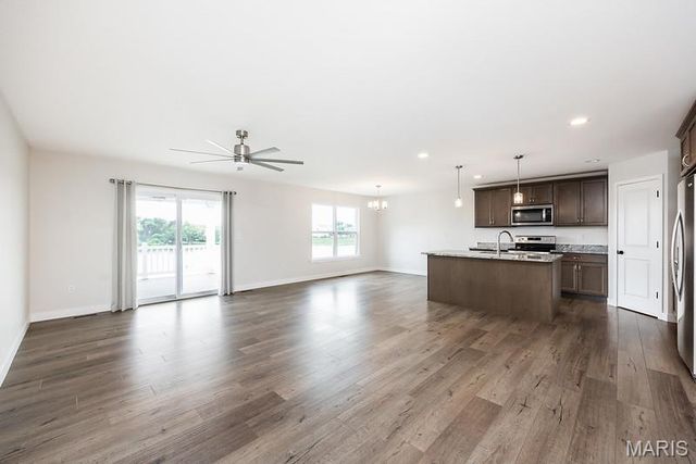 808 Applewood Creek Drive, Fairview Heights, IL 62208