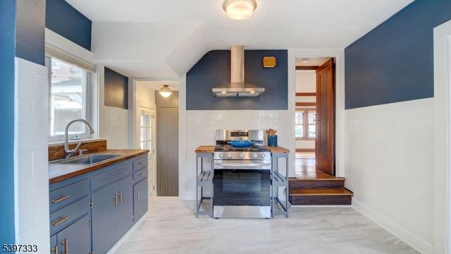 16 Verona Pl, Verona Twp., NJ 07044