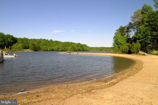 5937 ATTEENTEE RD, Springfield, VA 22150