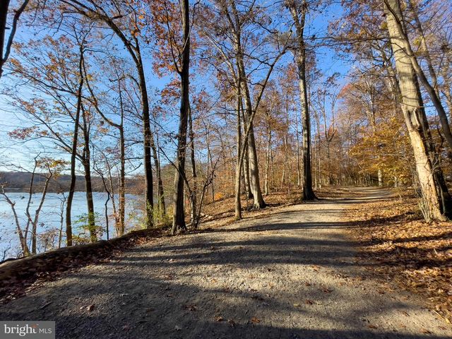 5937 ATTEENTEE RD, Springfield, VA 22150