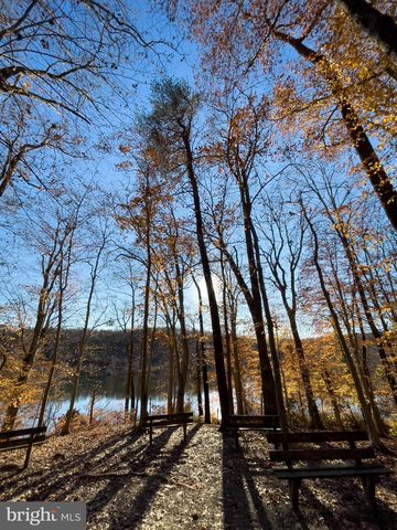 5937 ATTEENTEE RD, Springfield, VA 22150