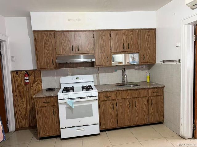 6127 157th Street, Flushing, NY 11367