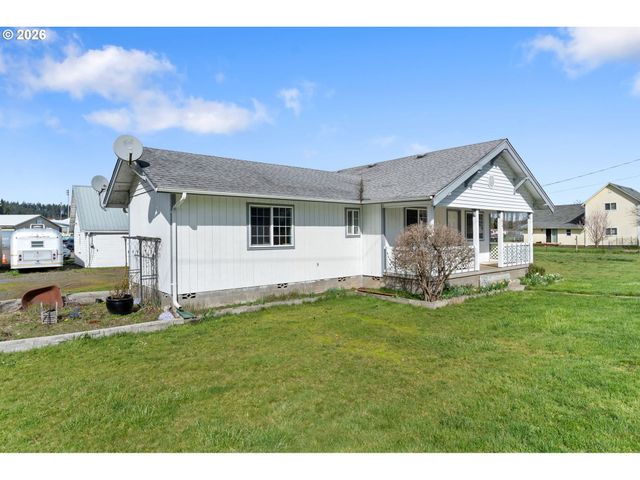 214 W PE ELL Ave, Pe Ell, WA 98572