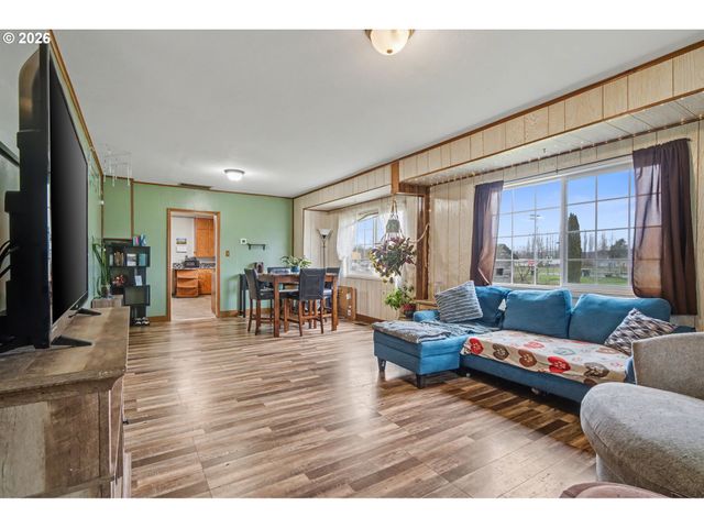 214 W PE ELL Ave, Pe Ell, WA 98572