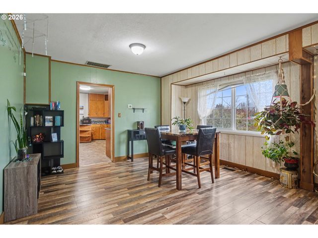 214 W PE ELL Ave, Pe Ell, WA 98572