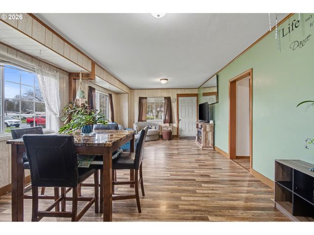 214 W PE ELL Ave, Pe Ell, WA 98572